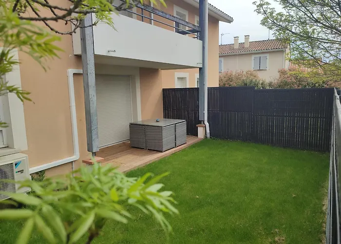 T2 Avec Jardin Proche Aeroport, Airbus, Meet Appartement Daux